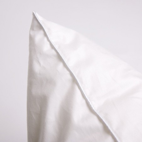 Antialerģisks spilvens ar mikrošķiedras pūku pildījumu NORA